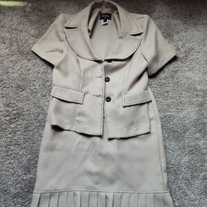 Ladies 2 Piece suit